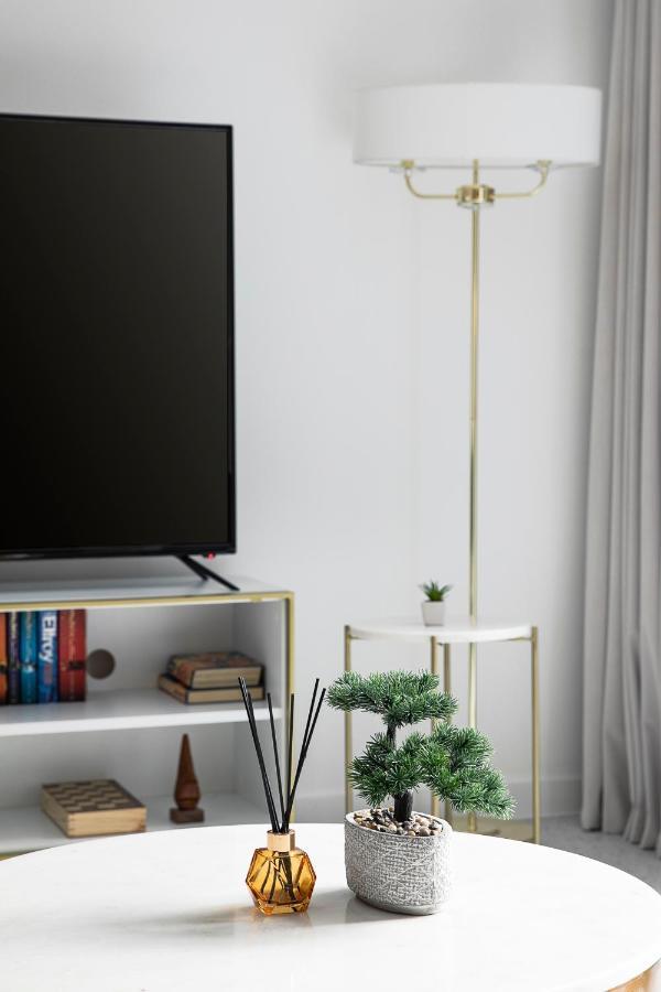 Luxury Spacious Flat With Communal Gardens And Parking ロンドン エクステリア 写真